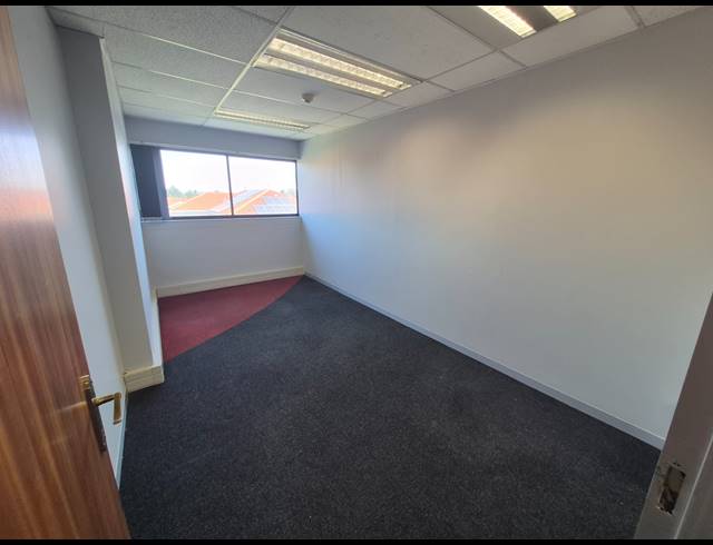 324M² OFFICE TO LET IN WOODMEAD